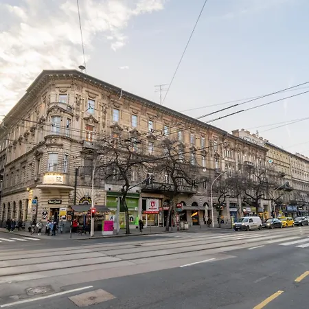 Cosy Corner - Erzsebet Blvd Lägenhet