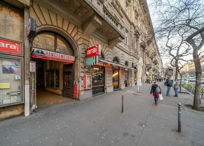 Cosy Corner - Erzsebet Blvd Budapesta