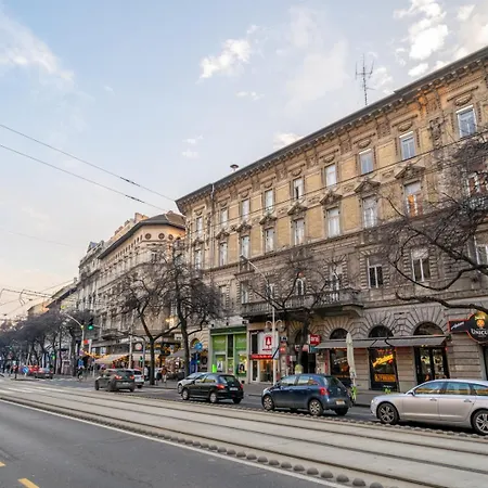 Апартаменты Cosy Corner - Erzsebet Blvd *